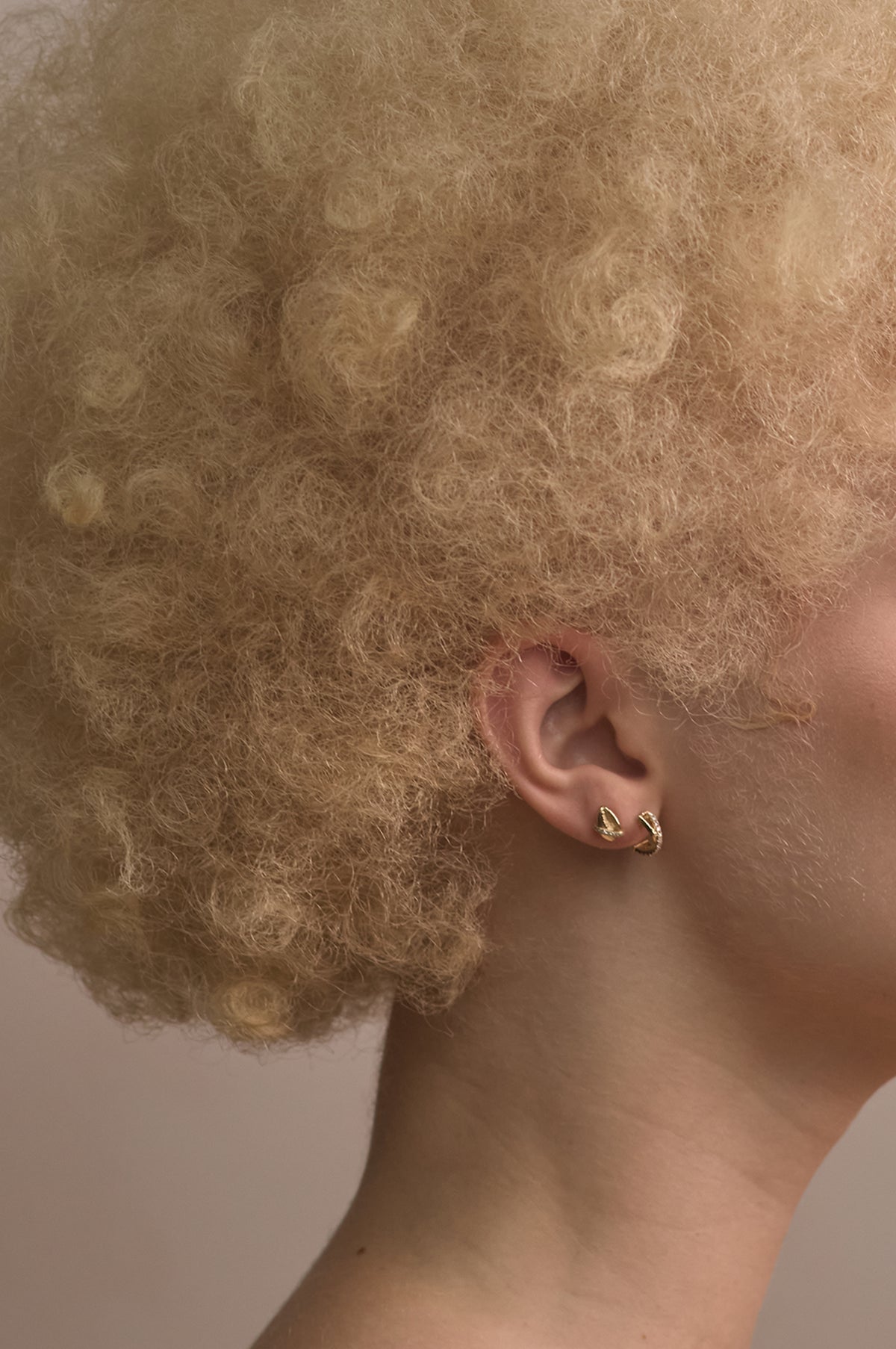 THE COWRIE Diamond Pave Stud Earrings I