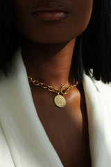 THE TOGGLE IV Necklace with Coin Pendant in Silver