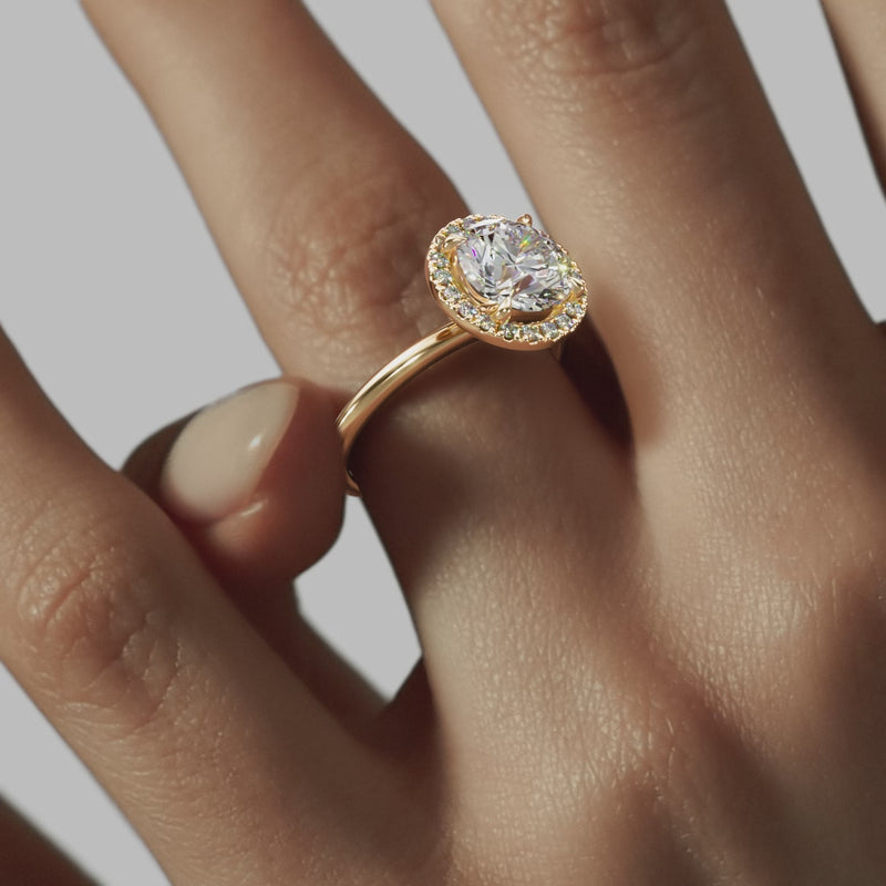 THE NADEAN Round Halo Ring
