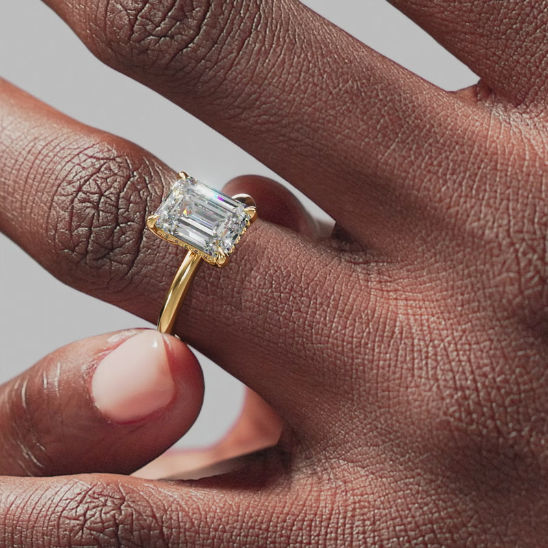 THE GRACE Emerald Hidden Halo Ring