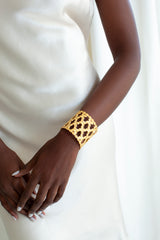 THE WOVEN Cowrie Cuff Bracelet I