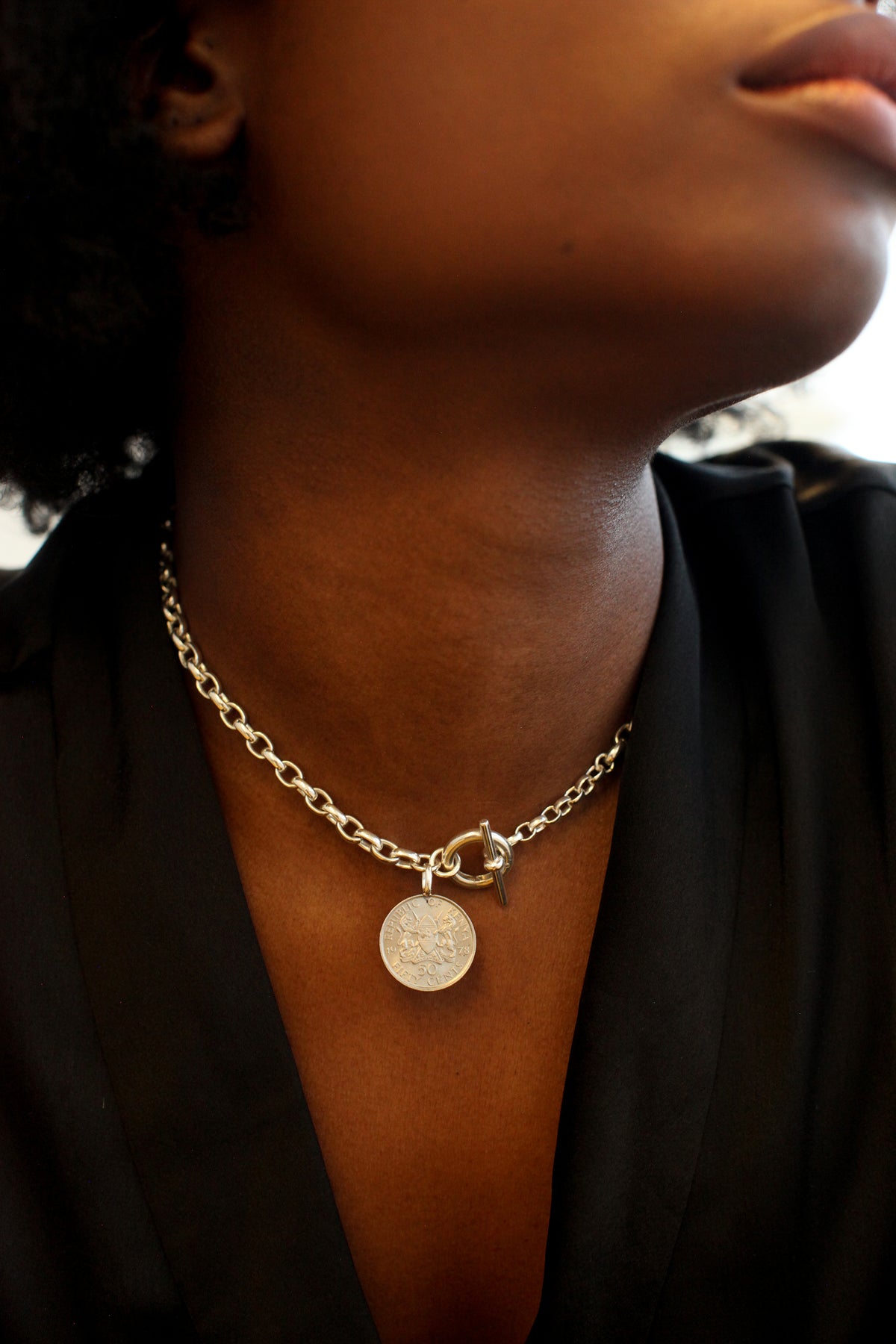 THE TOGGLE III Choker Necklace with Coin Pendant