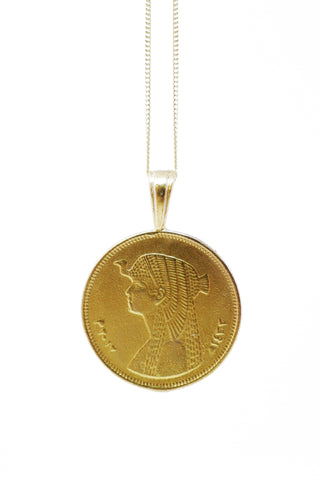 THE TOGGLE Rope Chain Necklace with Coin Pendant