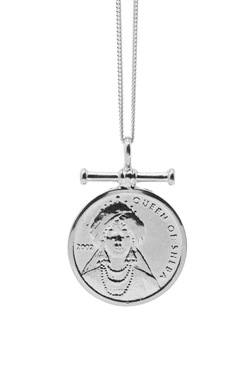 THE QUEENDOM Coin Necklace Stack