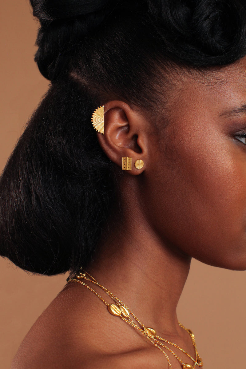 THE BAULE Sun Stud Earrings