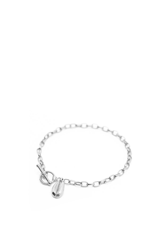 THE TOGGLE I Bracelet with Cowrie Pendant in Silver